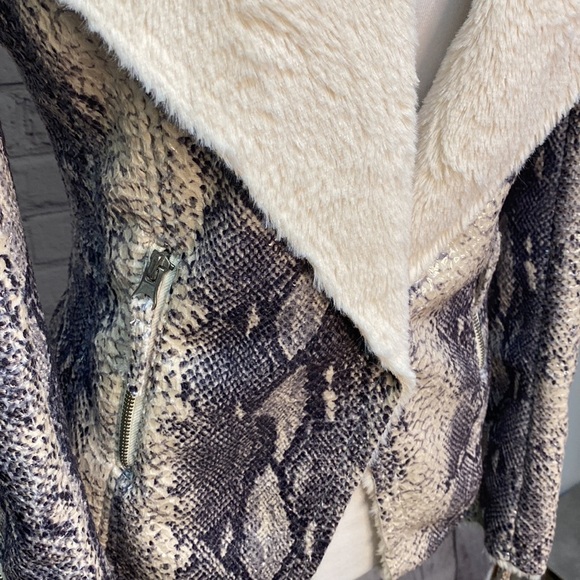 Bebe Snake Skin Print Jacket - Picture 4 of 7